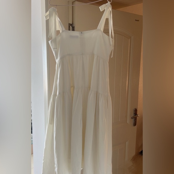 Women’s bow tie shoulder white dress - Picture 4 of 4